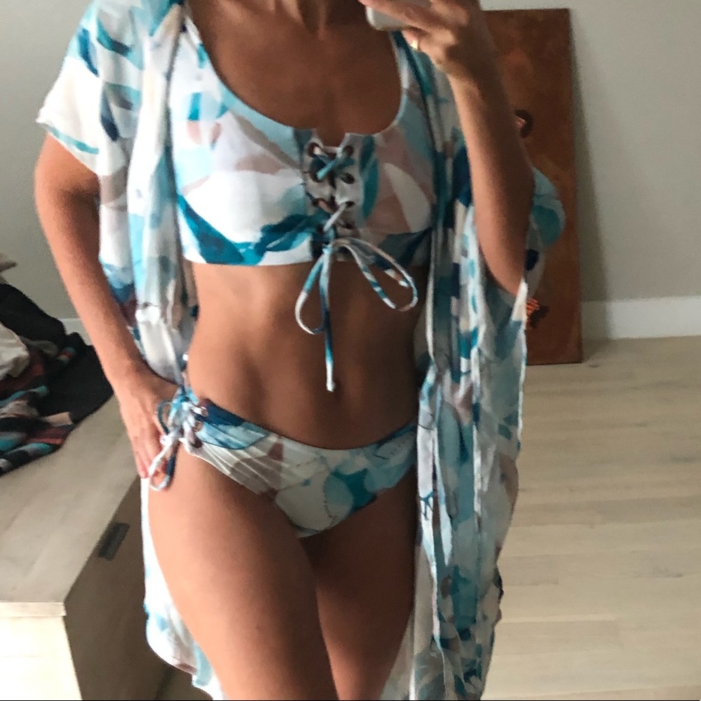Cover up only: Cosita Linda Swimwear - Picture 2 of 7